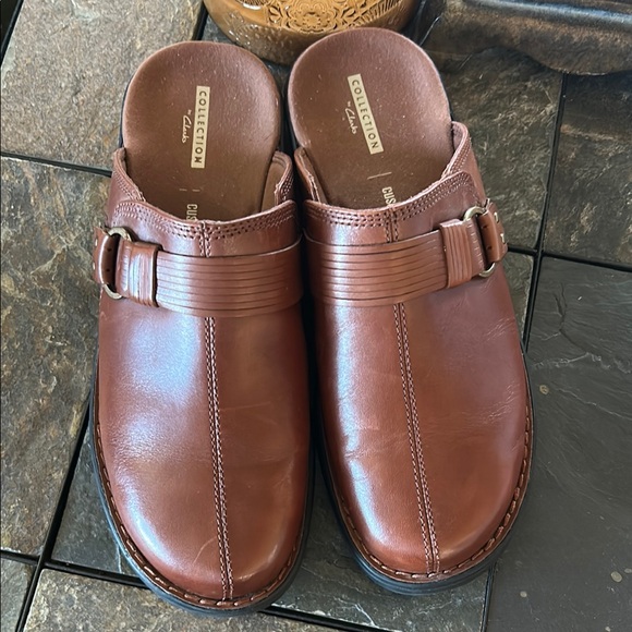 Collection by Clarks Soft Cushion Leather Mules - Picture 1 of 6